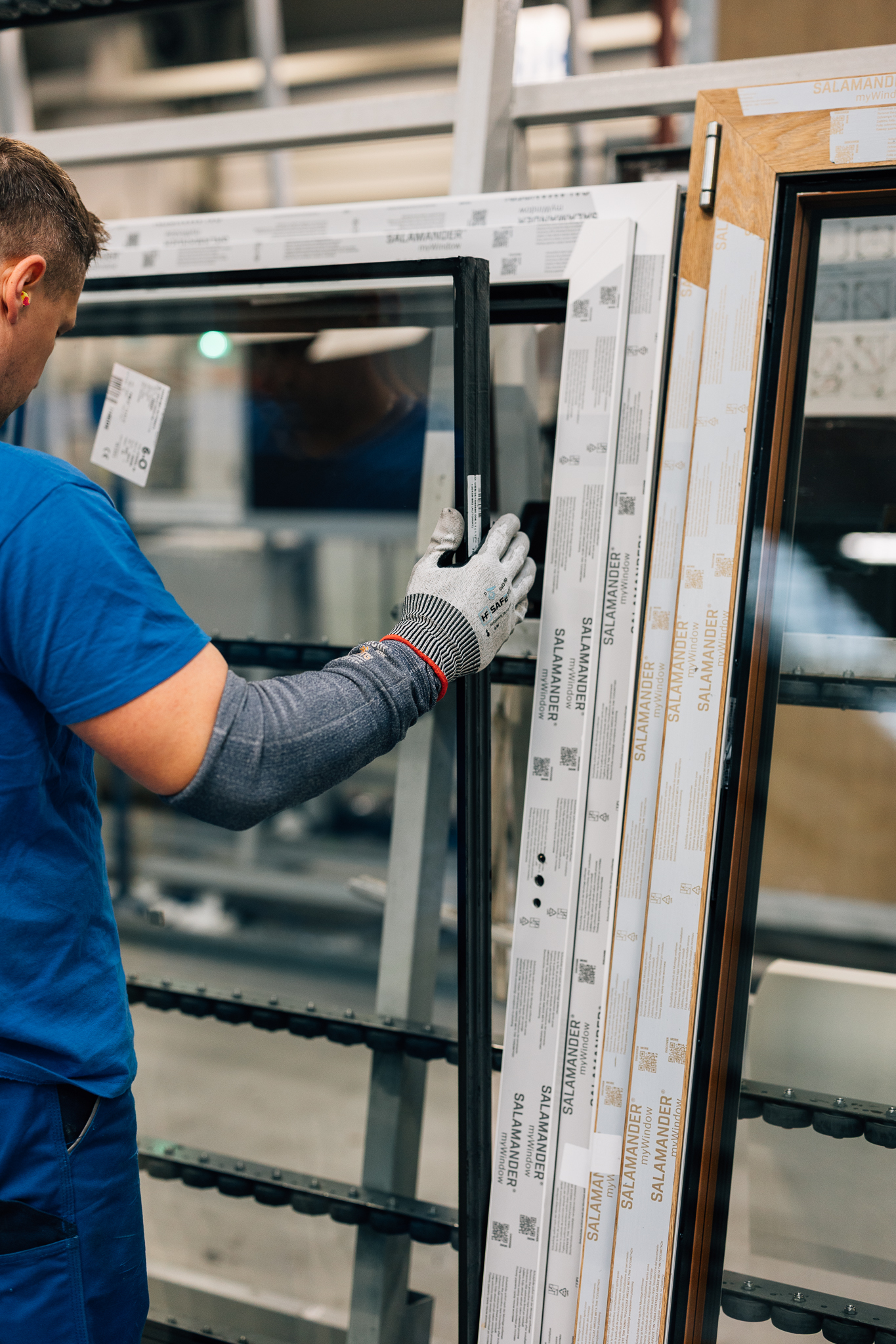 Quality inspection of window frames at FENEDO